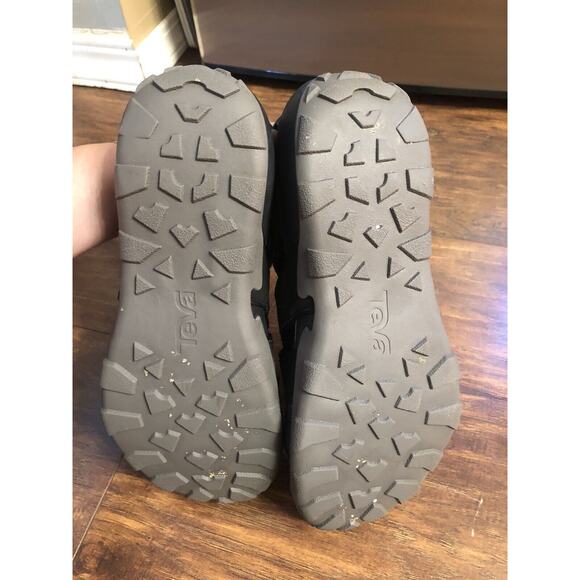 Sandals_&_Flip_Flops